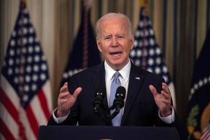 El presidente de EE.UU., Joe Biden, habla sobre el informe de empleo de marzo de 2022 desde el Comedor de Estado de la Casa Blanca en Washington, DC, el 1 de abril de 2022.