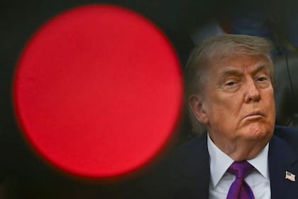 El presidente de Estados Unidos, Donald Trump, participa en un evento sobre atención médica materna en el Salón Oval de la Casa Blanca