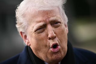 Trump sube el tono y anuncia aranceles para sus socios europeos que se oponen a la “compra total de Groenlandia”