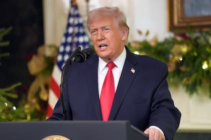 El presidente de Estados Unidos, Donald Trump, habla durante un mensaje a la nación desde la Sala de Recepción Diplomática en la Casa Blanca