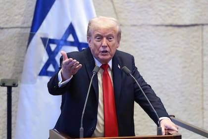 El presidente de Estados Unidos, Donald Trump, se dirige al parlamento israelí, la Knesset, en Jerusalén el 13 de octubre de 2025