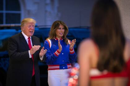 Cada año Trump organizaba una fiesta en Palm Beach para mirar el Super Bowl por televisión, junto a Melania; en 2025 se convertirá en el primer presidente en ejercicio en asistir a la final de la liga estadounidense de fútbol americano.