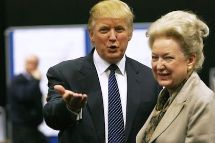 El presidente de Estados Unidos, Donald Trump, y su hermana Maryanne Trump Barry