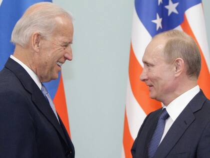 El presidente de Estados Unidos, Joe Biden, y su par ruso, Vladimir Putin