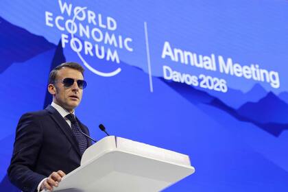 El presidente de Francia, Emmanuel Macron, pronuncia un discurso durante la reunión anual del Foro Económico Mundial (WEF) en Davos el 20 de enero de 2026