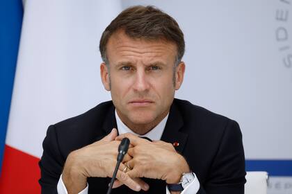 El presidente de Francia, Emmanuel Macron, asiste a una videoconferencia dentro de la cumbre IA de Seúl 2024 desde el Palacio del Elíseo, en París, el martes 21 de mayo de 2024.