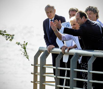 El presidente de Francia visitó el Museo de la Memoria con Estela de Carlotto