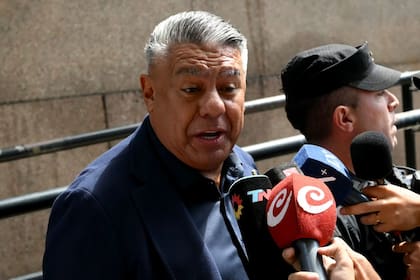 El presidente de la AFA, Claudio "Chiqui" Tapia, cuando concurrió a los tribunales a declarar por la causa de presunta evasión impositiva