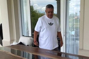 La insólita mesa personalizada que le llegó al Chiqui Tapia a su casa: “Una obra de arte”