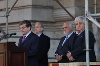 Jueces, abogados y empleados de Tribunales hicieron un acto en defensa de la independencia judicial