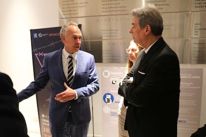 El presidente de la Corte Suprema de Justicia de la Nación, Horacio Rosatti, recorrió la exhibición permanente del museo junto al presidente, Marcelo Mindlin