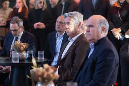 El presidente de la Sociedad Rural Argentina, Nicolás Pino, y el secretario de Agricultura, Sergio Iraeta, en la presentación de la feria Argentina Alimenta en La Rural
