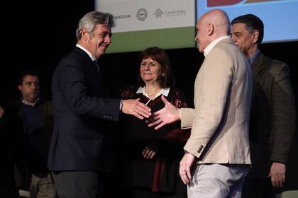 El presidente de la Sociedad Rural Argentina (SRA), Nicolás Pino, agradeció la participación de Patricia Bullrich, Jorge Macri y José Luis Espert en la Exposición Rural de Palermo