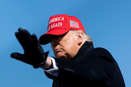 El expresidente de Estados Unidos con una gorra con su lema "Make America Great Again"
