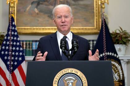 El presidente de los Estados Unidos, Joe Biden, ofrece una actualización nacional sobre la situación en la frontera entre Rusia y Ucrania en la Casa Blanca en Washington, DC, el 18 de febrero de 2022.