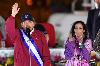 El presidente de Nicaragua, Daniel Ortega, y su vice, Rosario Murillo