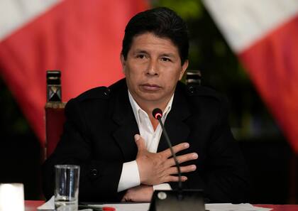 El presidente de Perú, Pedro Castillo, asiste a una conferencia de prensa en el Palacio Presidencial en Lima, Perú, el martes 11 de octubre de 2022. (AP Foto/Martín Mejía/Archivo)