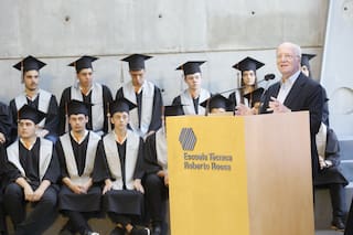 Aprender en la práctica, la clave de un colegio que tiene sus primeros egresados