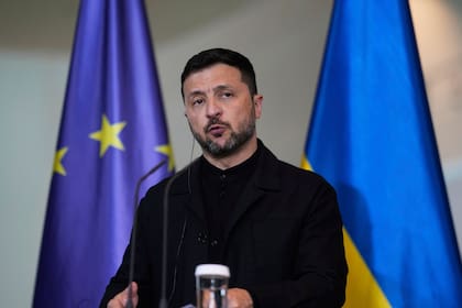 El presidente de Ucrania, Volodymyr Zelensky, durante una conferencia de prensa en la cancillería, en Berlín, el 28 de mayo de 2025. (AP Foto/Markus Schreiber)