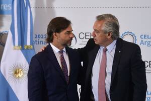 Alberto Fernández y Lacalle Pou se reunirán a fin de mes para relanzar el vínculo bilateral