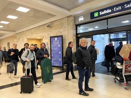 El presidente de Uruguay, Luis Lacalle Pou, llegó a Bariloche en un vuelo privado con los empresarios argentinos radicados allá