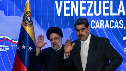 El presidente de Venezuela, Nicolás Maduro, junto a Ebrahim Raisi, entonces presidente de Irán, en el Palacio de Miraflores de Caracas el12 de junio de 2023