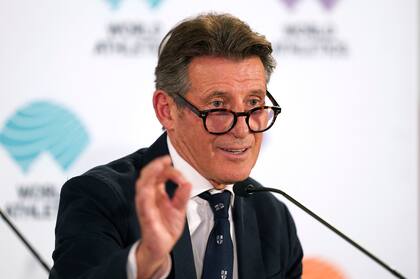 El presidente de World Athletics Sebastian Coe es uno de los candidatos a asumir en el COI, aunque está políticamente en la vereda de enfrente de Thomas Bach.