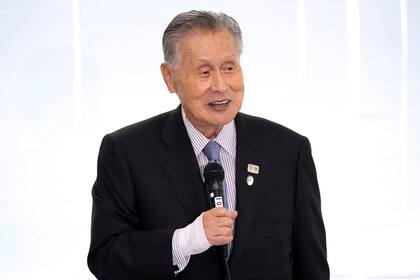 El presidente del Comité Organizador de Tokio 2020, Yoshiro Mori, habla durante la primera reunión de la "Fuerza de Tarea de Nuevo Lanzamiento de Tokio 2020" en Tokio, el jueves 26 de marzo de 2020, dos días después de que se anunciara el aplazamiento sin precedentes debido a la propagació