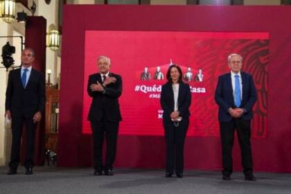 El presidente del Consejo de Administración de Grupo Carso e hijo de Carlos Slim, Carlos Slim Domit (izquierda), participó este jueves en la presentación oficial en México del acuerdo.