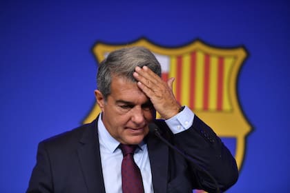 El presidente de Barcelona, Joan Laporta, ofreció una rueda de prensa en el estadio Camp Nou para explicar la salida de Lionel Messi.