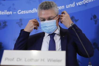 El presidente del instituto Robert Koch (RKI), Lothar Wieler, hoy en una conferencia de prensa en Berlín