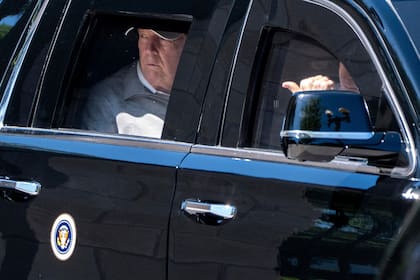 El presidente Donald Trump, al salir de la Casa Blanca el 30 de mayo del 2026, en Washington.