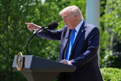 El presidente Donald Trump durante un evento por el Día Nacional de la Oración, en la Rosaleda de la Casa Blanca, el jueves 1 de mayo de 2025, en Washington. (AP Foto/Evan Vucci)