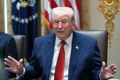 El presidente Donald Trump durante una reunión de gabinete en la Casa Blanca, el jueves 26 de marzo de 2026, en Washington. (AP Foto/Alex Brandon)