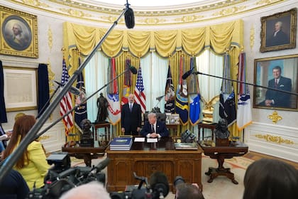 El presidente Donald Trump, en el Salón Oval, en Washington.