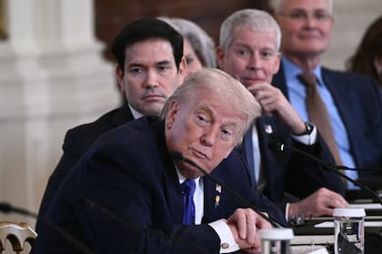El presidente Donald Trump y el secretario de Estado, Marco Rubio, en la reunión en la Casa Blanca con ejecutivos de compañías petroleras.