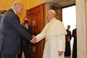 El presidente Donald Trump y la primera dama Melania Trump fueron recibidos por el papa Francisco