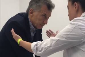 Macri estudiante. Aprendió RCP en un nuevo centro de formación para enfermeros