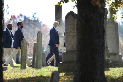 El presidente electo Joe Biden llega a St. Joseph en la Iglesia Católica Romana Brandywine para la misa dominical el 8 de noviembre de 2020 en Wilmington, Delaware
