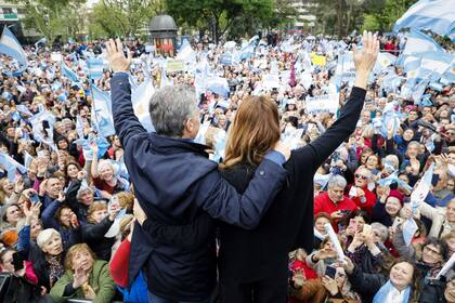 El Presidente encabezó en Río Cuarto otra caravana del "Sí se puede"