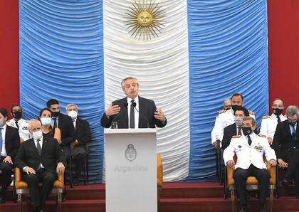 El Presidente estuvo acompañado por el ministro de Defensa, Jorge Taiana