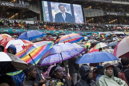 El presidente estadounidense Barack Obama durante su sentido discurso de despedida de Mandela 