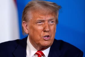 Trump advierte que ya hay una flota en Irán “mayor a la que envío a Venezuela” y anuncian ejercicios militares