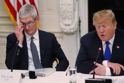 En 2019, Donald Trump (en su primera presidencia) agradeció las inversiones realizadas por la compañía tecnológica y llamó "Tim Apple" a Tim Cook