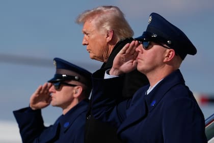 El presidente estadounidense Donald Trump llega a la Base Aérea Andrews en Maryland el 18 de marzo del 2026