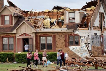Decenas de personas han resultado heridas y funcionarios advierten de que el número de muertos podría aumentar