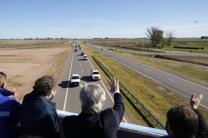 El presidente Fernández y el ministro de Obras Públicas, Gabriel Katopodis, en el acto que encabezaron sobre la Ruta 7. Los anuncios de infraestructura toman temperatura de cara a la campaña
