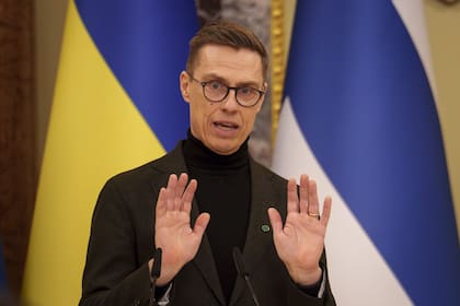 El presidente finlandés, Alexander Stubb, en una visita a Kiev, el 3 de abril de 2024. (AP/Vadim Ghirda)