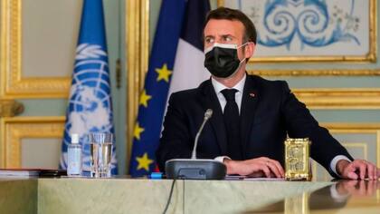 El presidente francés, Emmanuel Macron, aseguró que la vacuna Oxford y AstraZeneca era "casi ineficaz" para los mayores de 65 años