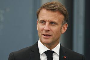 La audaz apuesta de Emmanuel Macron genera un terremoto político y dudas en Francia